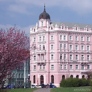 **** Hotel Opera Republica Cehă